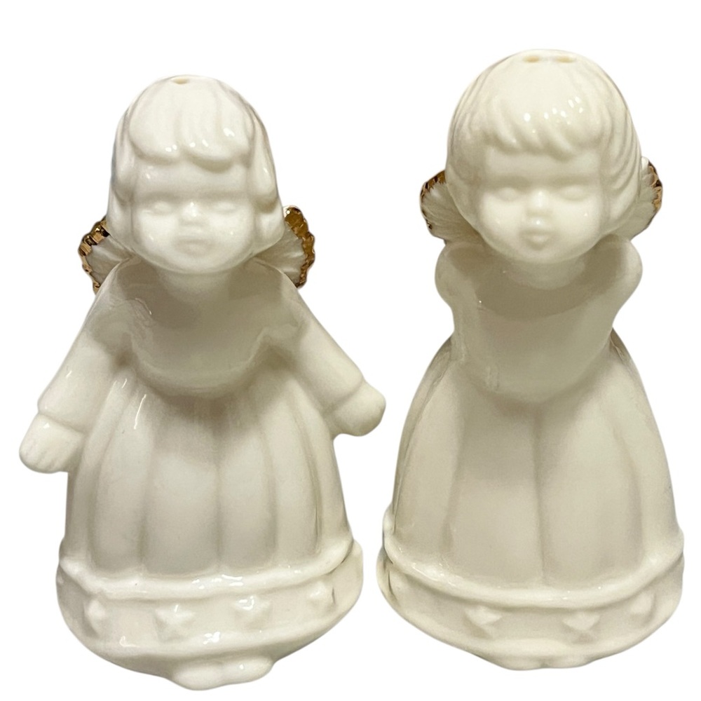 Vintage Baum Bros Kissing Angels salt and pepper shakers